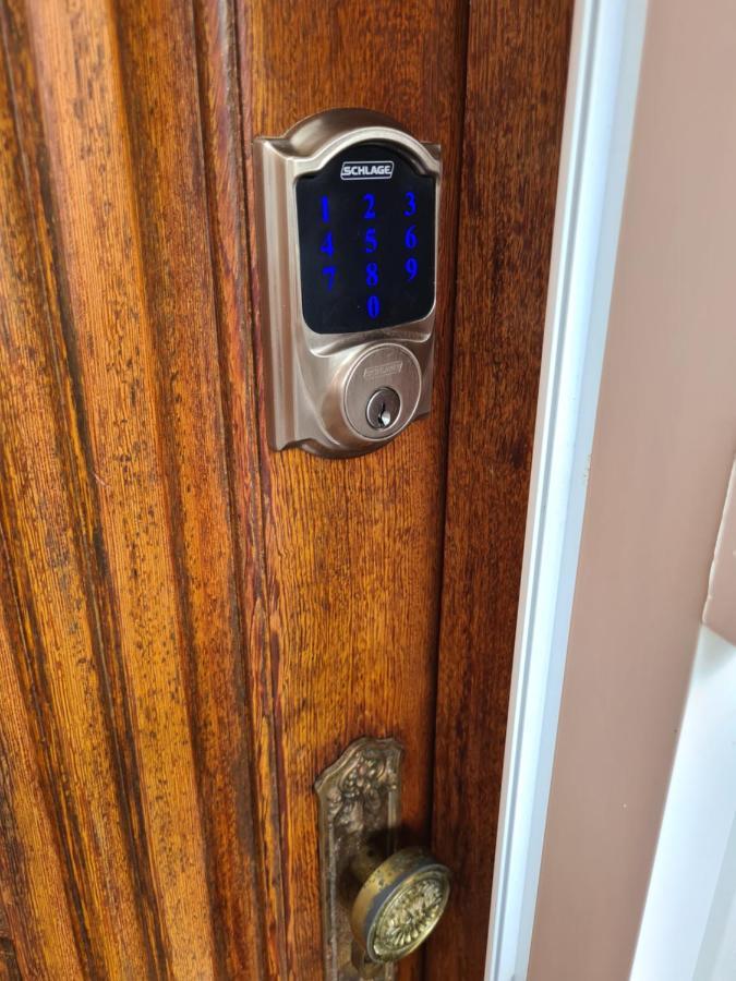 100 Axe Bahia Proximo Ao Farol Da Barra Wifi 300 Mega Apartment