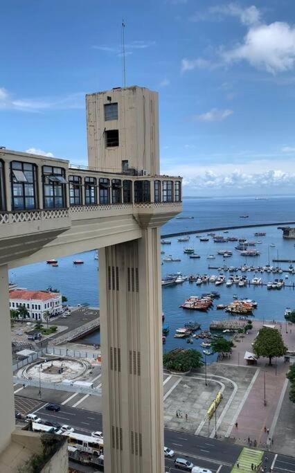 100 Axe Bahia Proximo Ao Farol Da Barra Wifi 300 Mega Apartment Salvador